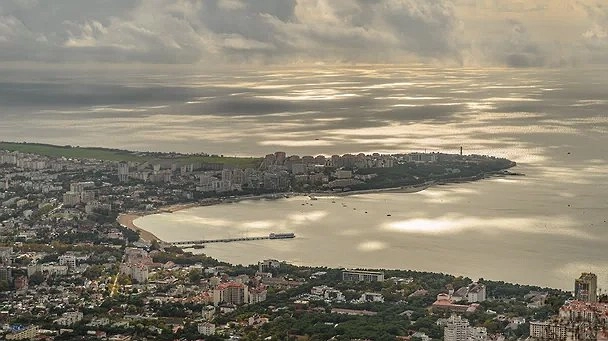 Роспотребнадзор не нашел загрязнений морской воды в Геленджике на фоне ЧС в Туапсе