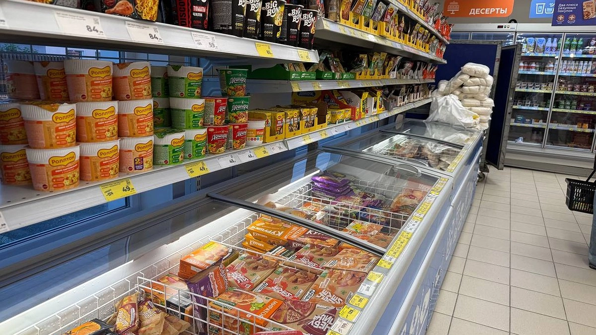 Главная картинка новости: Русские такое обходят стороной: вот что расхватали в нашей "Пятерочке" голодные американцы