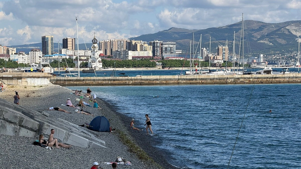 Температура воды на курортах Кубани в августе 2026: где море теплее — сравниваем Анапу, Сочи, Геленджик и Ейск