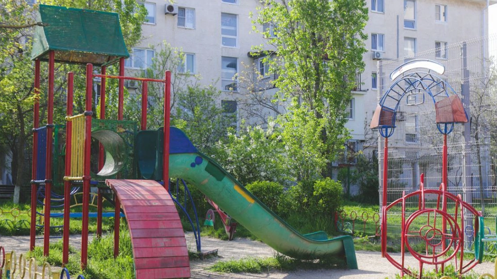 В Южном районе Новороссийска обустроят новую детскую площадку