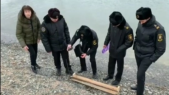 Новороссийские курсанты сделали кормушки для птиц Суджукской лагуны