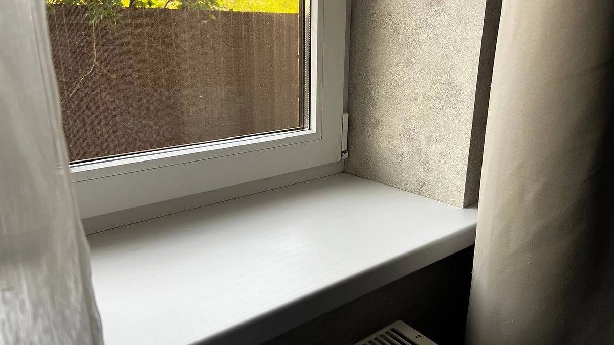 Окна чище, чем после крутого клининга! Знакомая уборщица поделилась простым лайфхаком