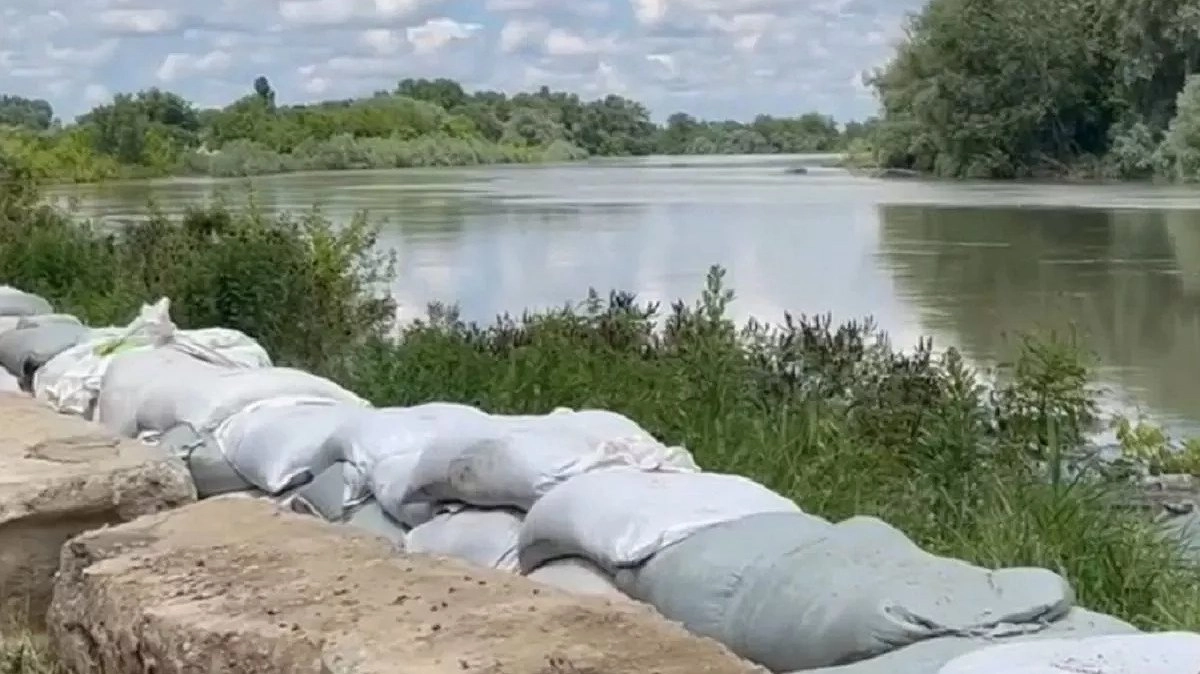 Вода подошла вплотную: власти Крымского района эвакуируют жителей Троицкого и Киевского поселений
