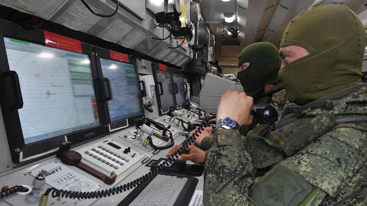 Главная картинка новости: Ночь, когда небо стало полем боя: как остановили 105 дронов над Россией