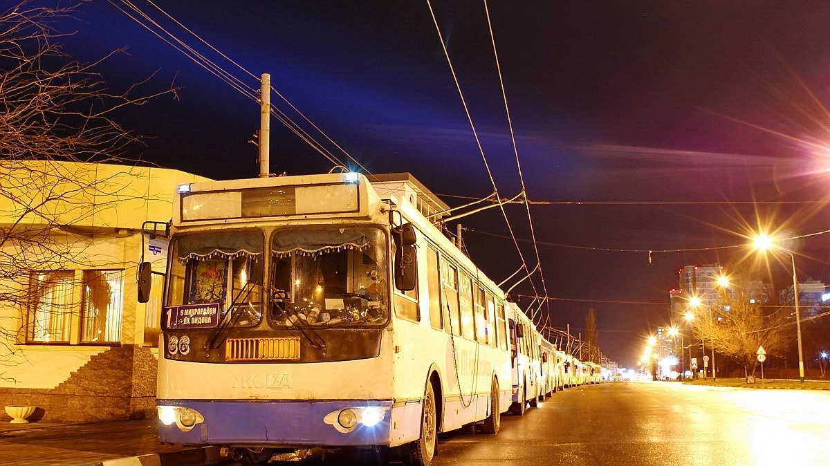 Вечером новороссийцев будут развозить  19 дополнительных троллейбусов