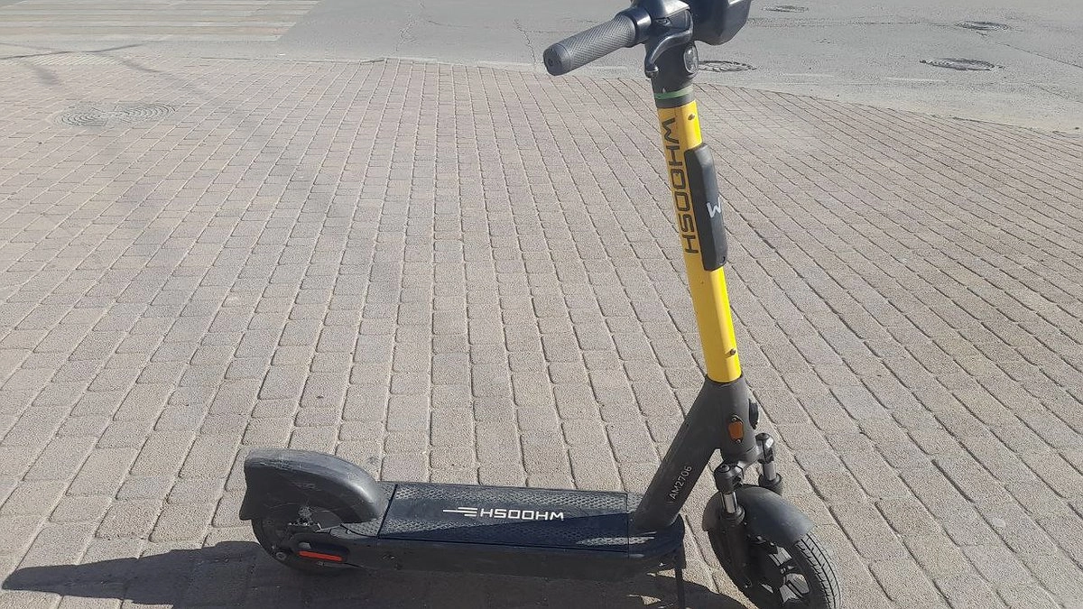 Главная картинка новости: Новороссийск запустил аренду электросамокатов через СМС