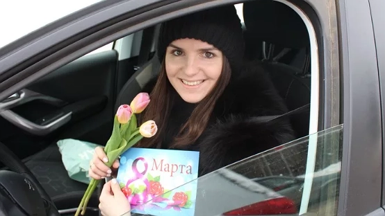 Главная картинка новости: «Дамы рулят». Автоледи Новороссийска приглашаются к участию в праздничном заезде и фотосессии