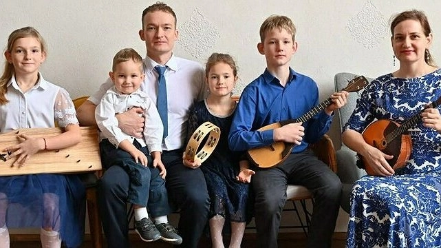 Главная картинка новости: В Новороссийске многодетная семья получила грант в 500 тысяч рублей