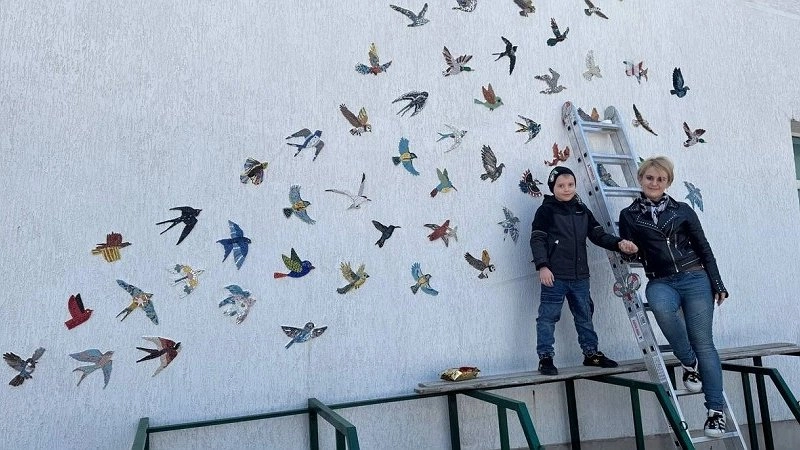 Новороссийск вновь радует мозаичными птицами в рамках арт-проекта