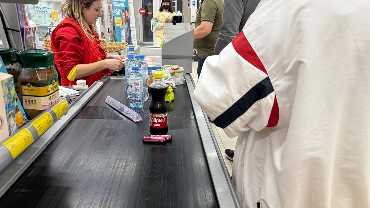 На улице +40, но на кассе "Магнита" не продали ни воду, ни мороженое: не мои проблемы - оказалось, они в полном праве это сделать