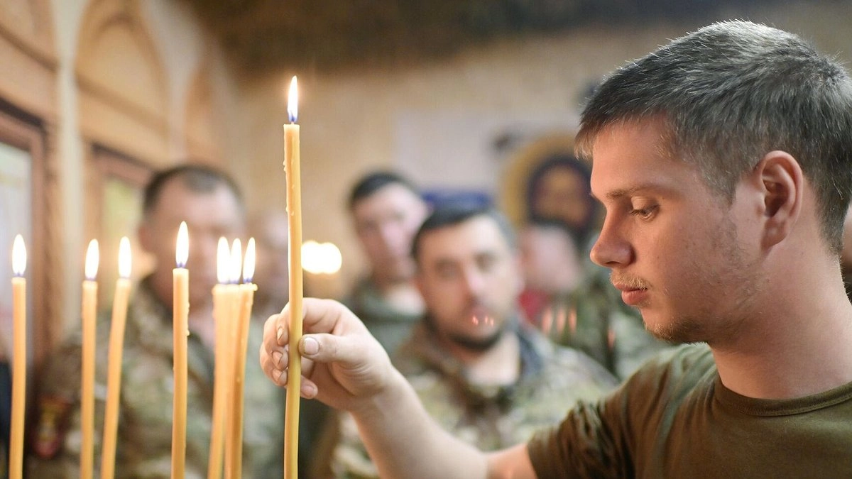 Пасхальное перемирие: когда тишина длится меньше колокольного звона