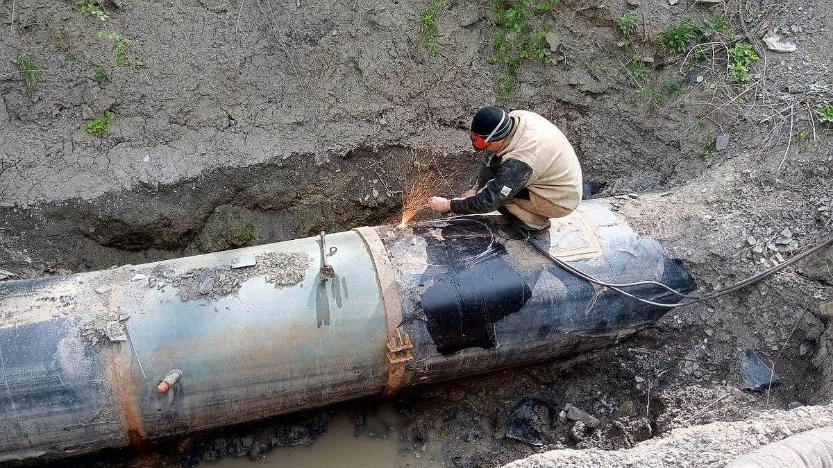 Новороссийск наращивает темпы ремонта водопроводов: к концу года потери воды снизят до 53,5%