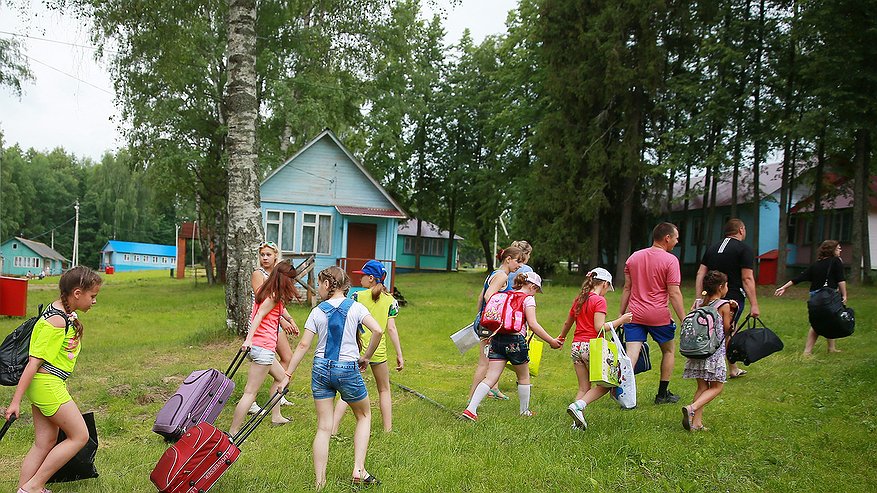 Главная картинка новости: Москвич пожаловался в Следком на детский лагерь под Новороссийском