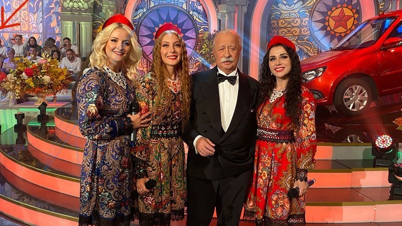 Главная картинка новости: Певица из Новороссийска выступила на «Поле Чудес» с Леонидом Якубовичем