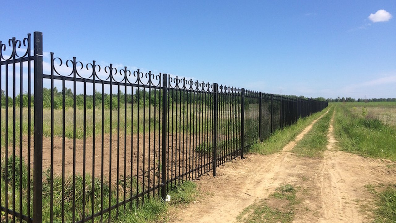 Главная картинка новости: Под Новороссийском установят ограждение для нового кладбища за 3 миллиона