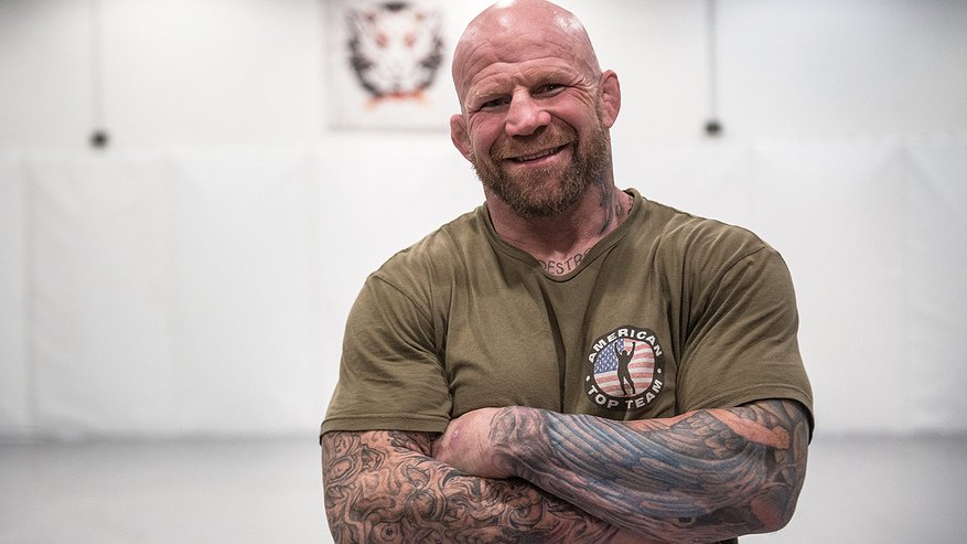 Главная картинка новости: Боец UFC встретился с кубанской реальностью и стал обманутым дольщиком