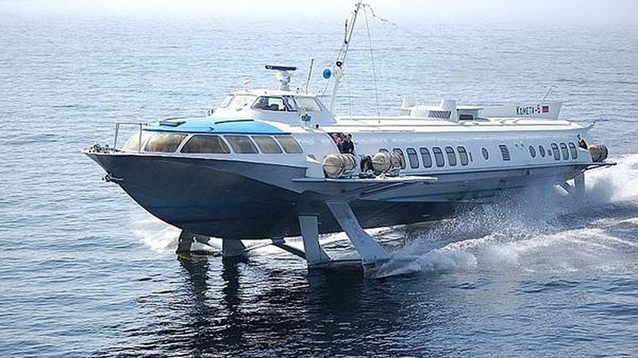 Главная картинка новости: Кометой из Сочи в Новороссийск