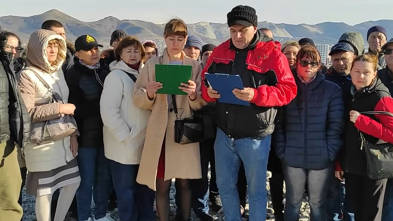 Главная картинка новости: Новороссийцы записали обращение к  Путину с требованием прекратить QR-сегрегацию