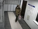 В подъезде жилой многоэтажки неизвестные разливают нечистоты: новороссийцы создали ночную дружину, чтобы поймать их