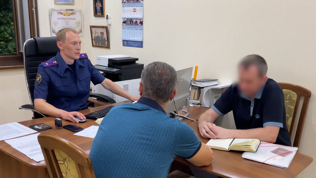 Главная картинка новости: И.о. замначальника Новороссийской таможни поймали на крупной взятке