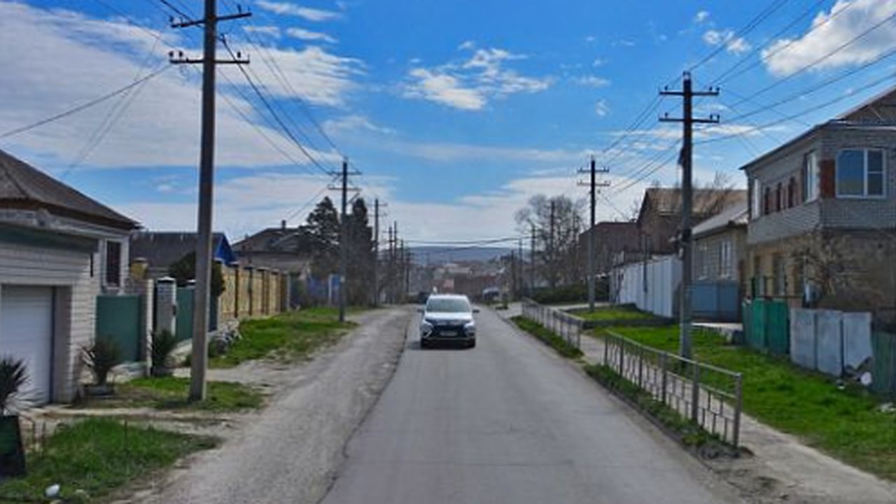 Главная картинка новости: В пригороде Новороссийска перекрыли дорогу до декабря