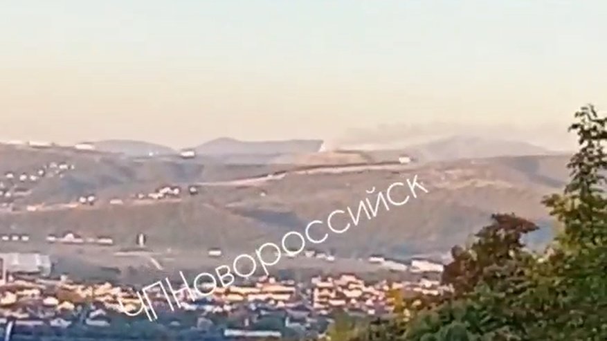Главная картинка новости: Ночью в пригороде Новороссийска загорелась свалка