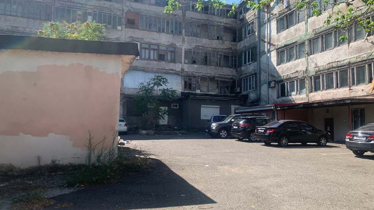 Главная картинка новости: В центре Новороссийска на месте аварийного дома появится новый сквер