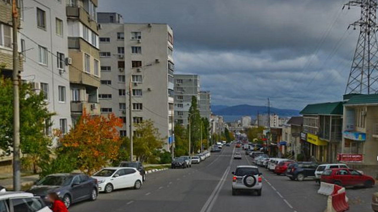 Главная картинка новости: Ночью в Новороссийске перекроют дорогу из-за капремонта водовода