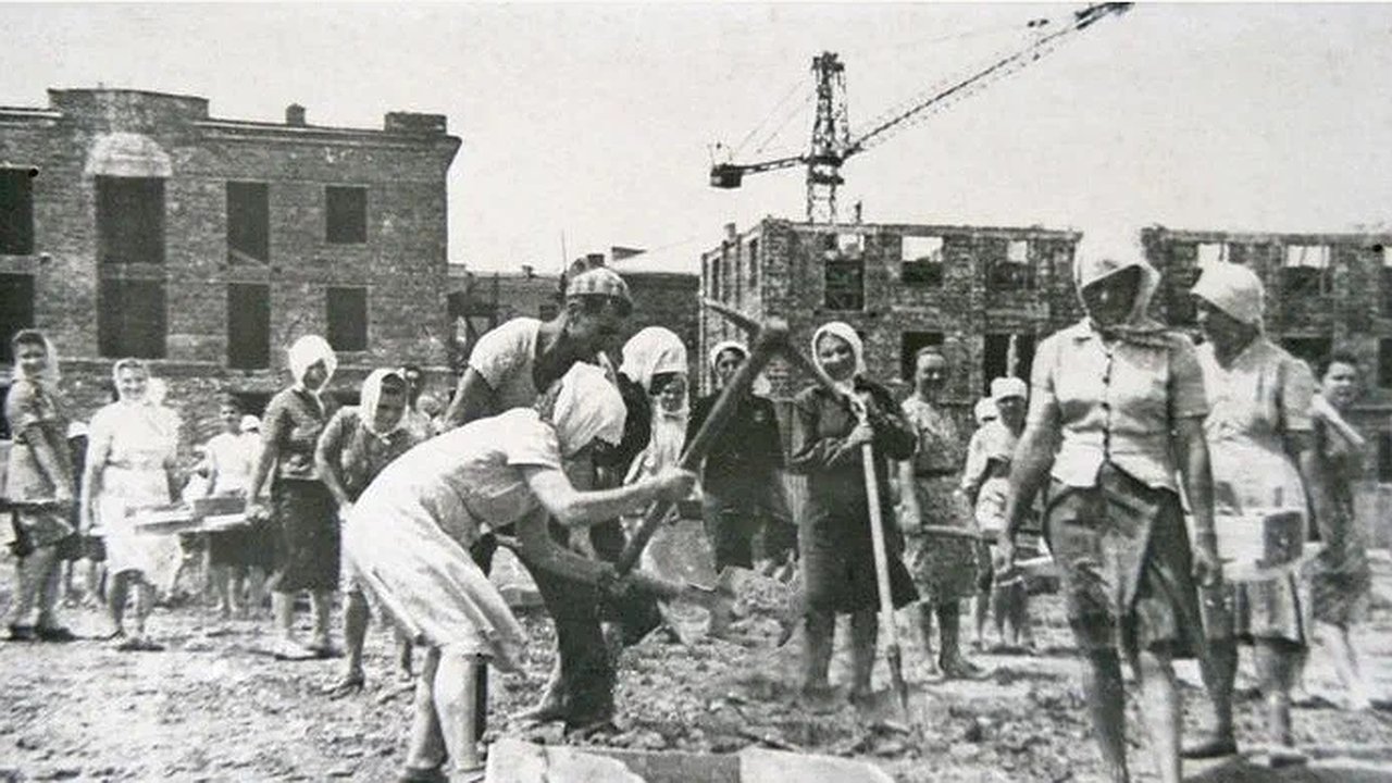 Главная картинка новости: Восстановление Новороссийска после Великой Отечественной войны