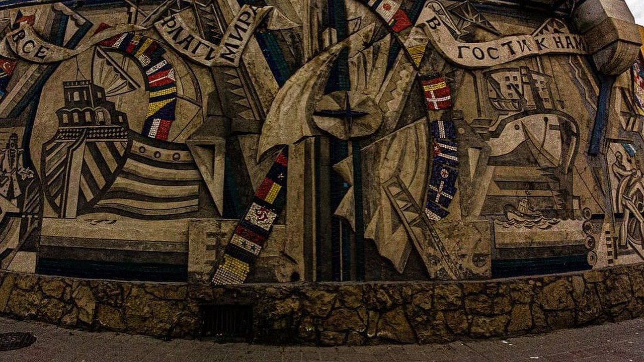 Главная картинка новости: Карта сохранившихся советских мозаик в Новороссийске