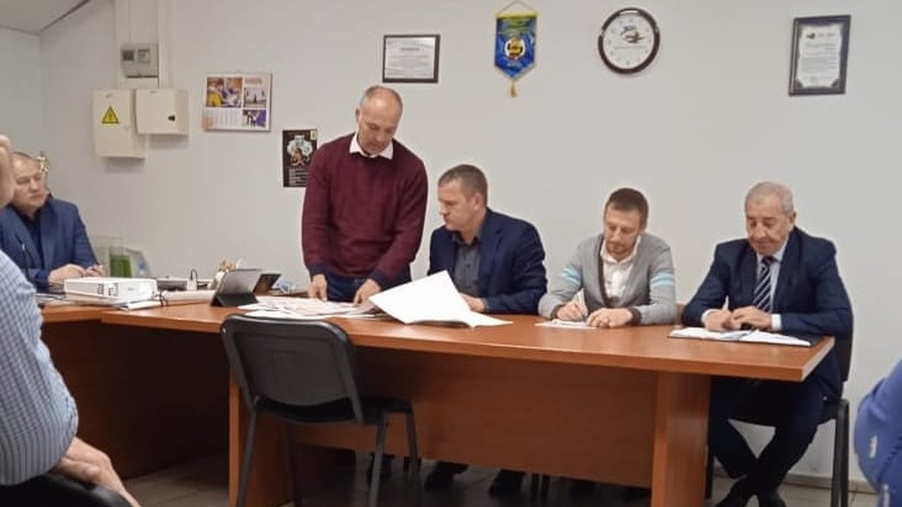 Главная картинка новости: Ледовая арена, зал для прыжков на батуте и техно-парк. Какие спортобъекты построят в Новороссийске