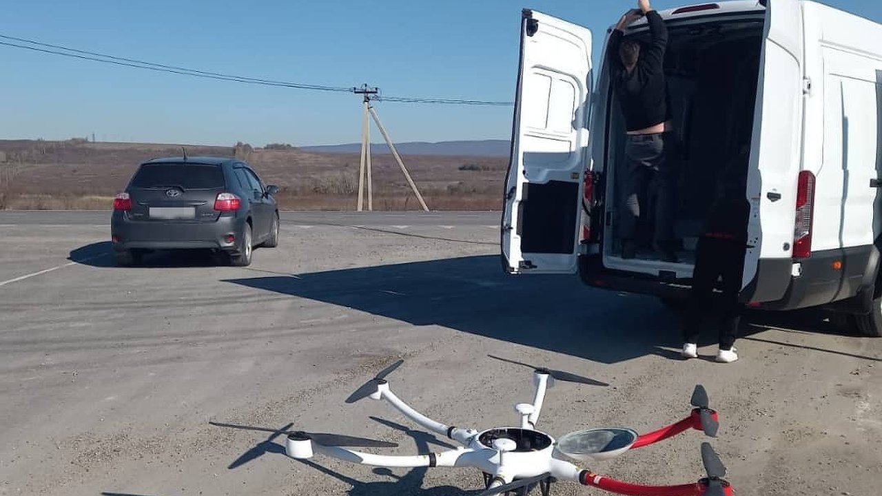 Главная картинка новости: За соблюдением ПДД на дорогах Новороссийска следит квадрокоптер