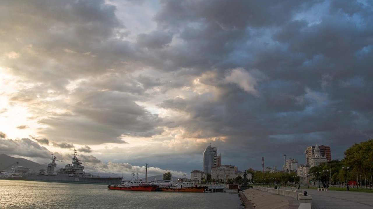 Главная картинка новости: На выходных температура воздуха в Новороссийске поднимется до +33 градусов