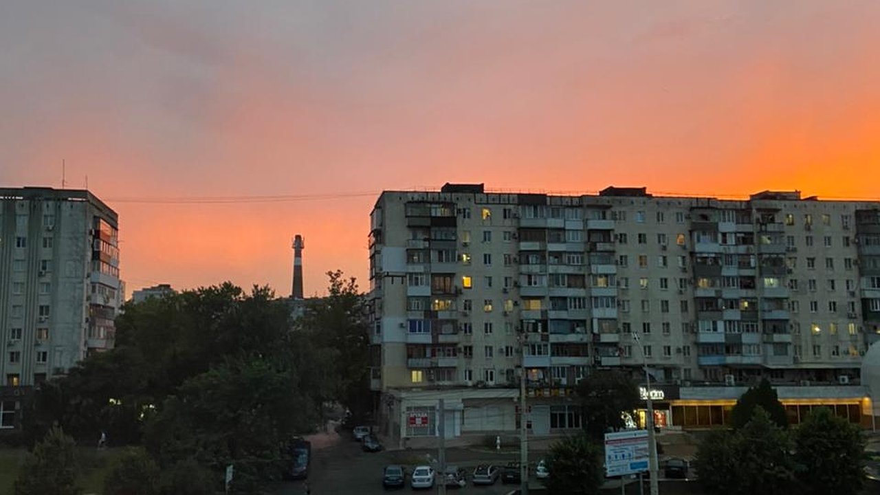 Главная картинка новости: 11 живописных фото «зефирного» заката в Новороссийске