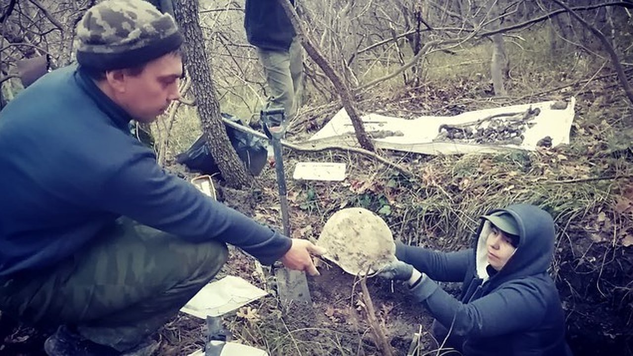 Главная картинка новости: Поисковики Новороссийска обнаружили останки двух красноармейцев