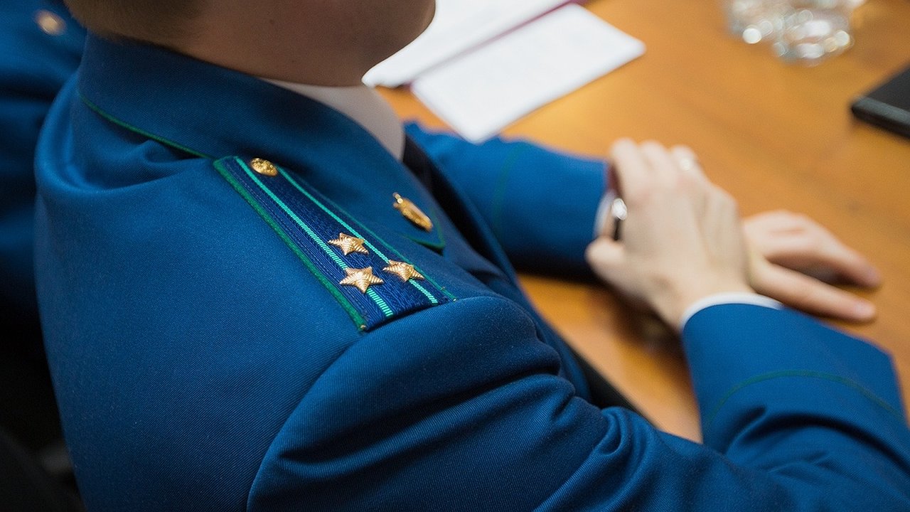 Главная картинка новости: Двое мужчин похищали телефоны и ювелирные изделия: суд Новороссийска приговорил их к тюрьме