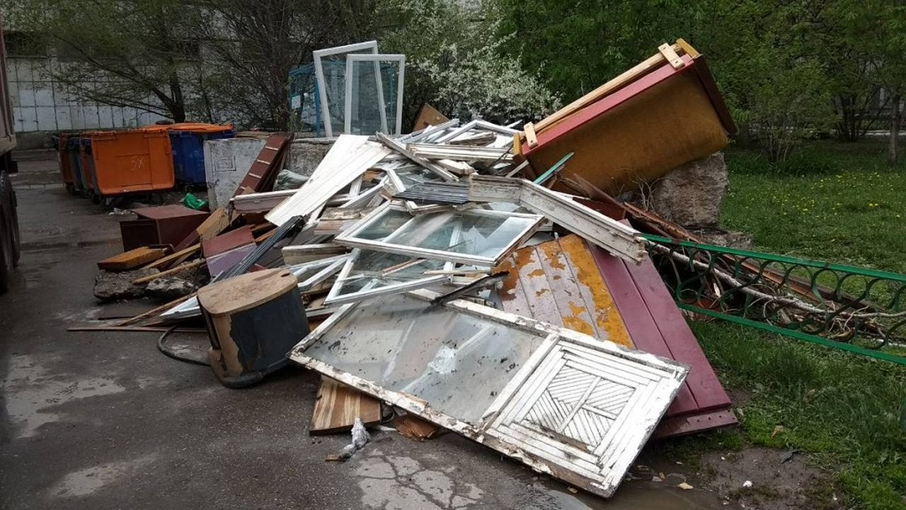 Главная картинка новости: Как новороссийцам выкидывать строительный мусор и не получить штраф?