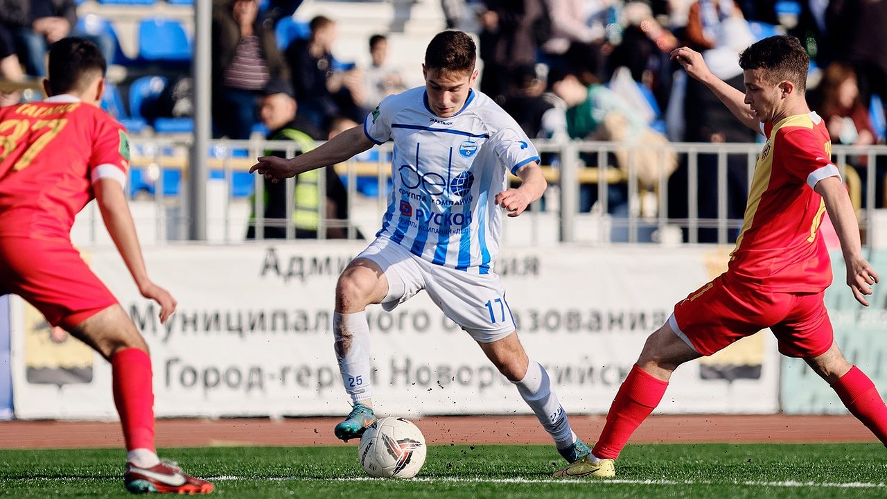 Главная картинка новости: «Черноморец» одержал победу над «Аланией»