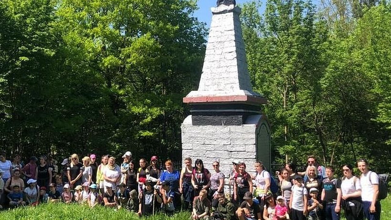 Главная картинка новости: В Новороссийске прошел турпоход, посвященный Дню семьи
