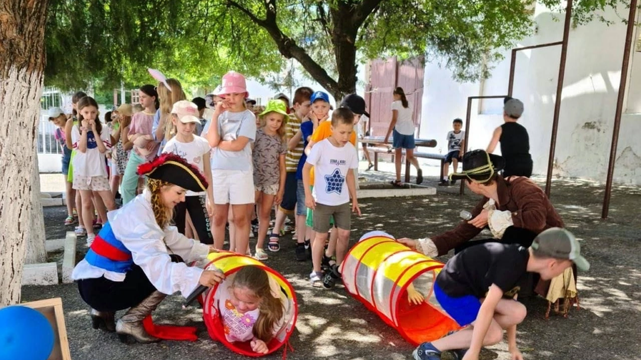 Главная картинка новости: Более 5,7 тысяч детей отдохнули в Новороссийске летом