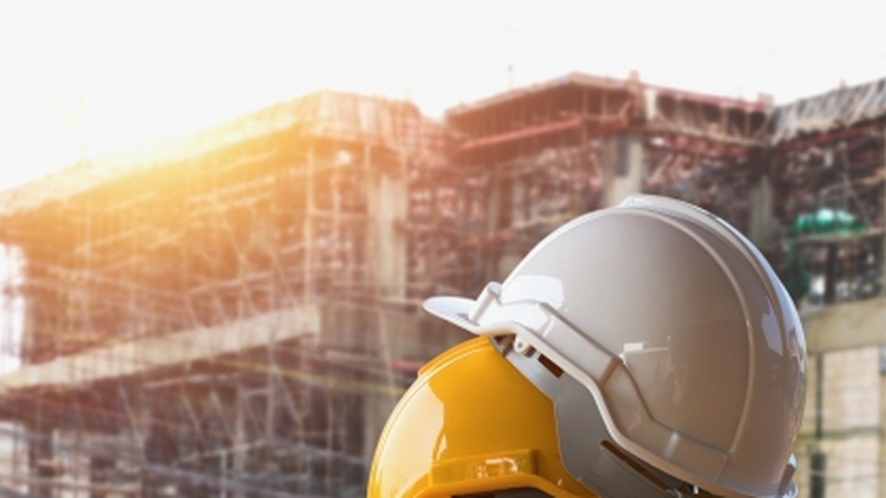 Главная картинка новости: В Новороссийске тальман одного из предприятий попала под автопогрузчик