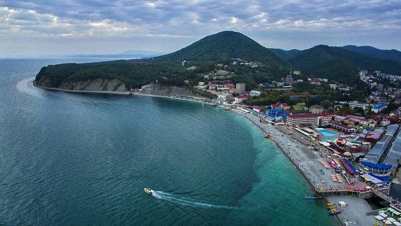 Главная картинка новости: В Краснодарский край планируют приехать в три раза больше туристов