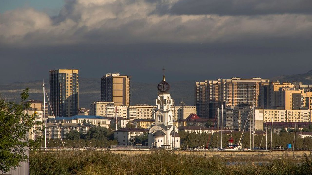 Главная картинка новости: Промышленность, транспорт и торговля: какие социально-экономические показатели увеличились с начала года в Новороссийске?