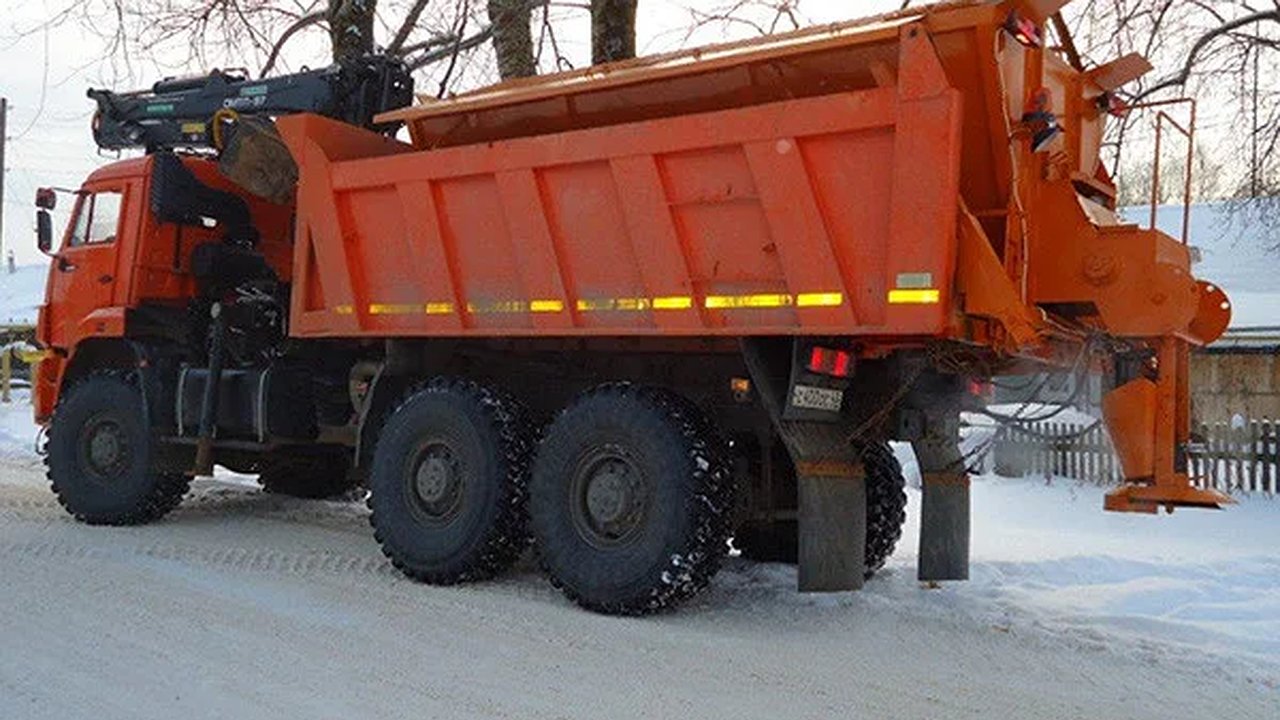 Главная картинка новости: Зимой Новороссийск купит пескоразбрасыватели за 2 миллиона