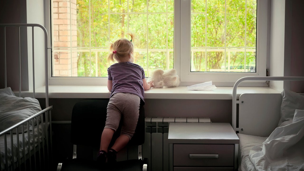 Главная картинка новости: В Новороссийске 4-летняя девочка проглотила заколку и попала в больницу