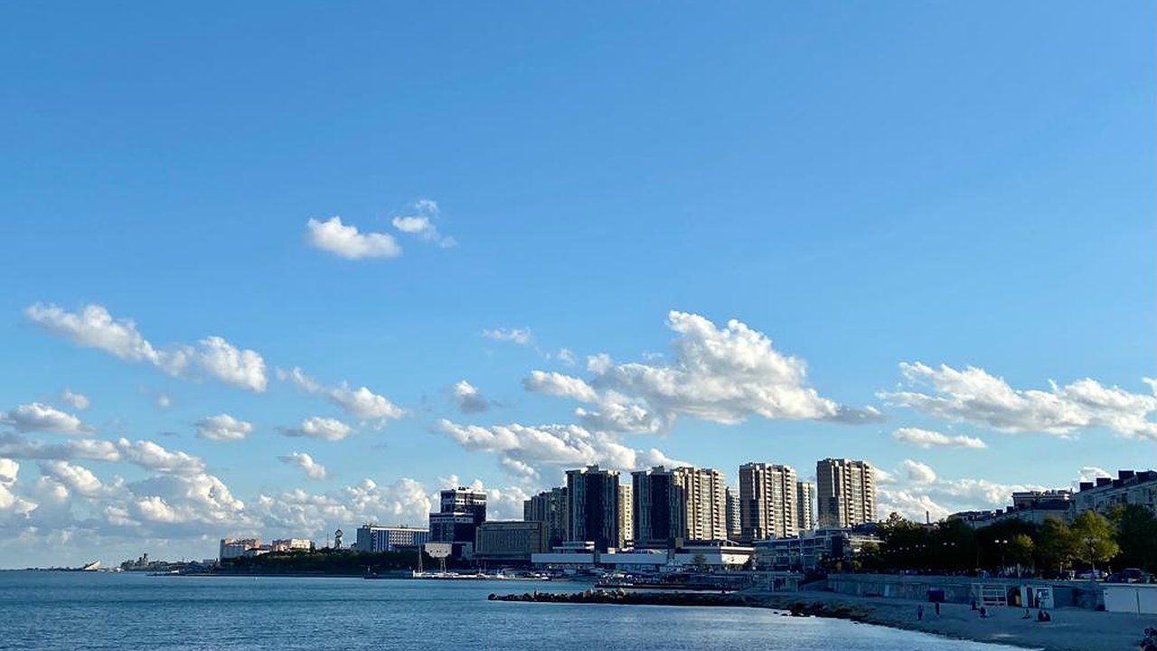 Главная картинка новости: Новороссийск занял 49 место в рейтинге городов с самыми высокими зарплатами