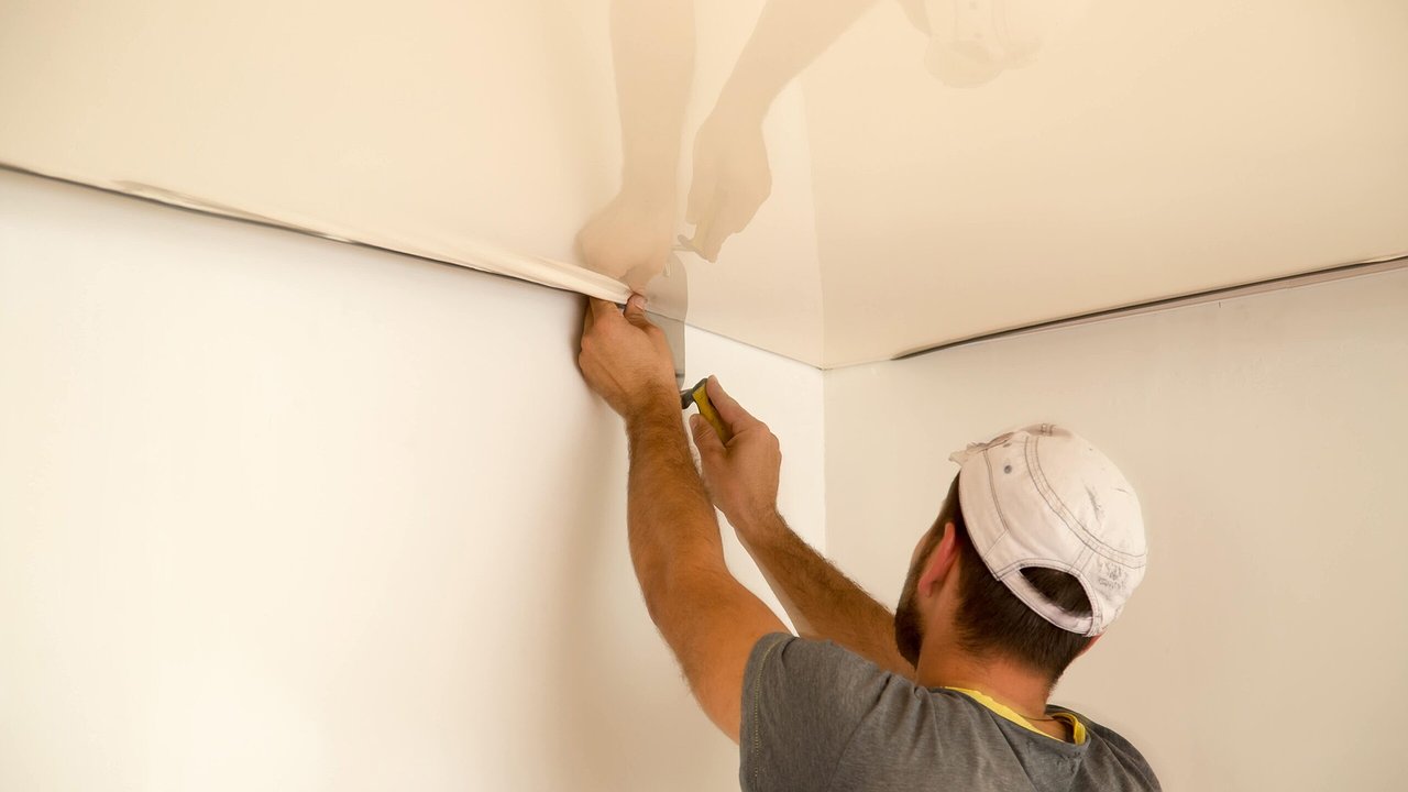 Главная картинка новости: И потолки не сделал, и деньги забрал: в Новороссийске будут судить мошенника