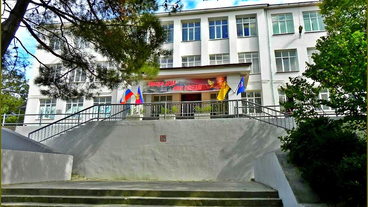 Главная картинка новости: Власти подготовят проект для реконструкции школы под Новороссийском