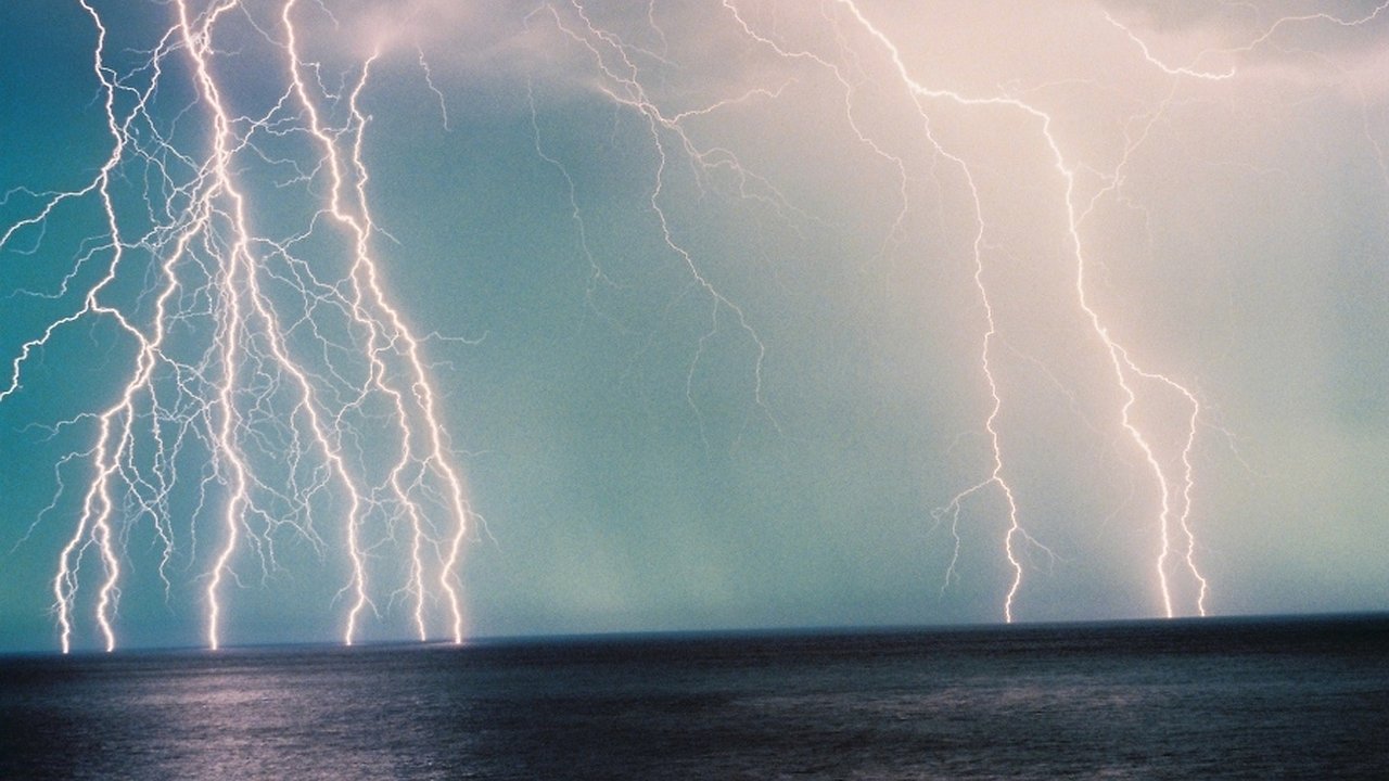 Главная картинка новости: На Кубань надвигается мощный циклон. На выходных будет прохладно и дождливо