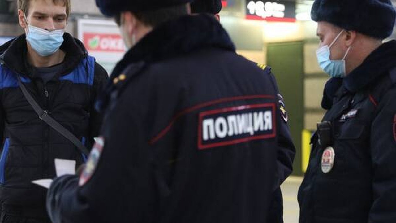 Главная картинка новости: За несоблюдение масочного режима на новороссийцев составляют протоколы